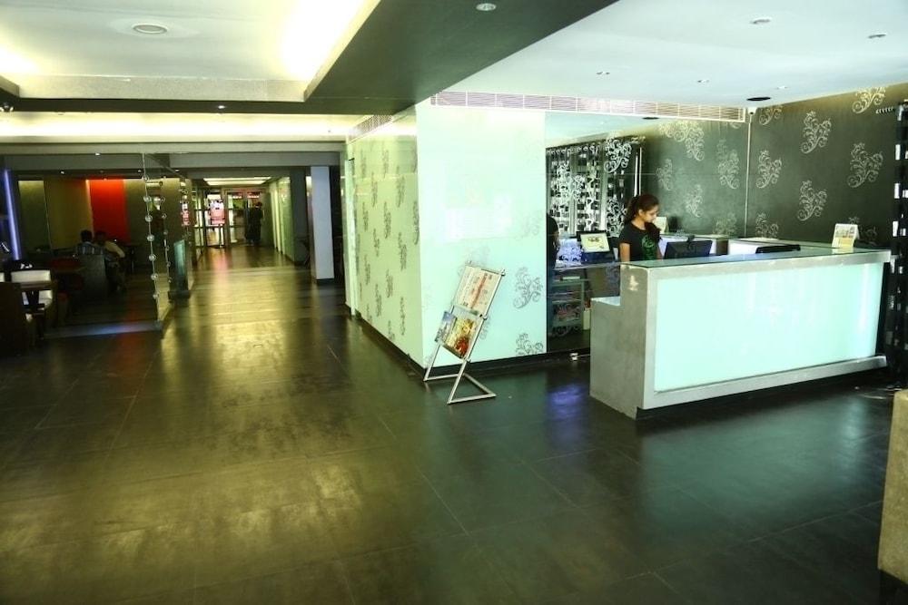 Hotel The Spring Chennai Exterior foto
